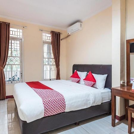 Hotel Aquina House à Bogor Extérieur photo