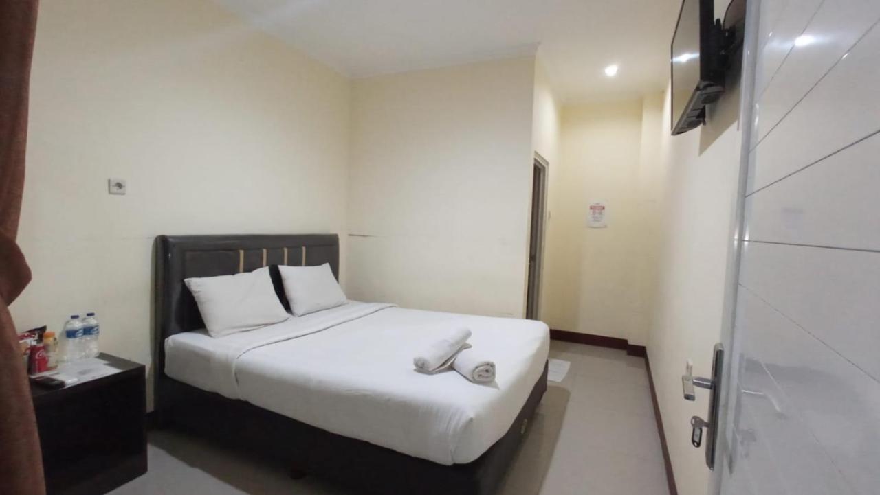 Hotel Aquina House à Bogor Extérieur photo