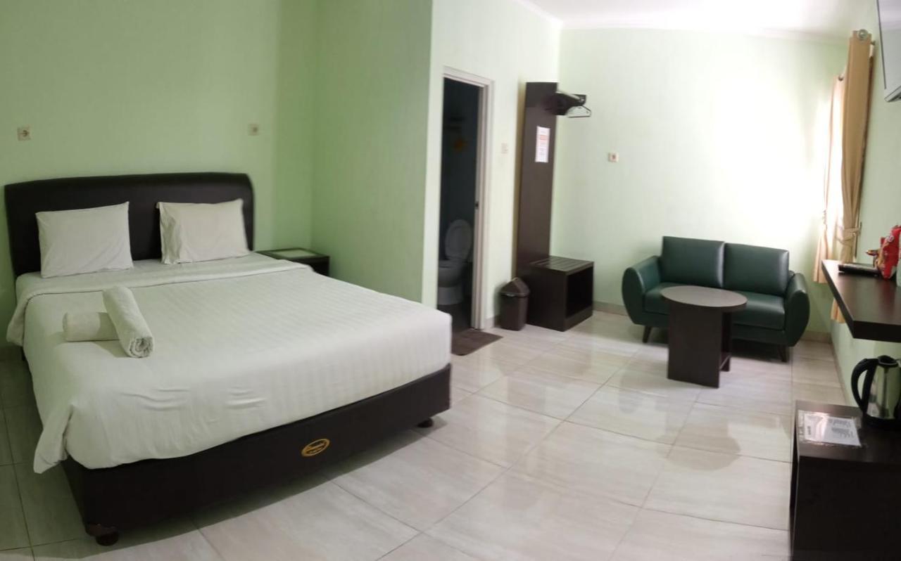 Hotel Aquina House à Bogor Extérieur photo