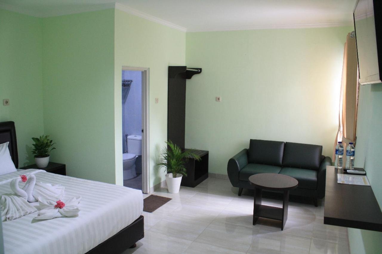 Hotel Aquina House à Bogor Extérieur photo
