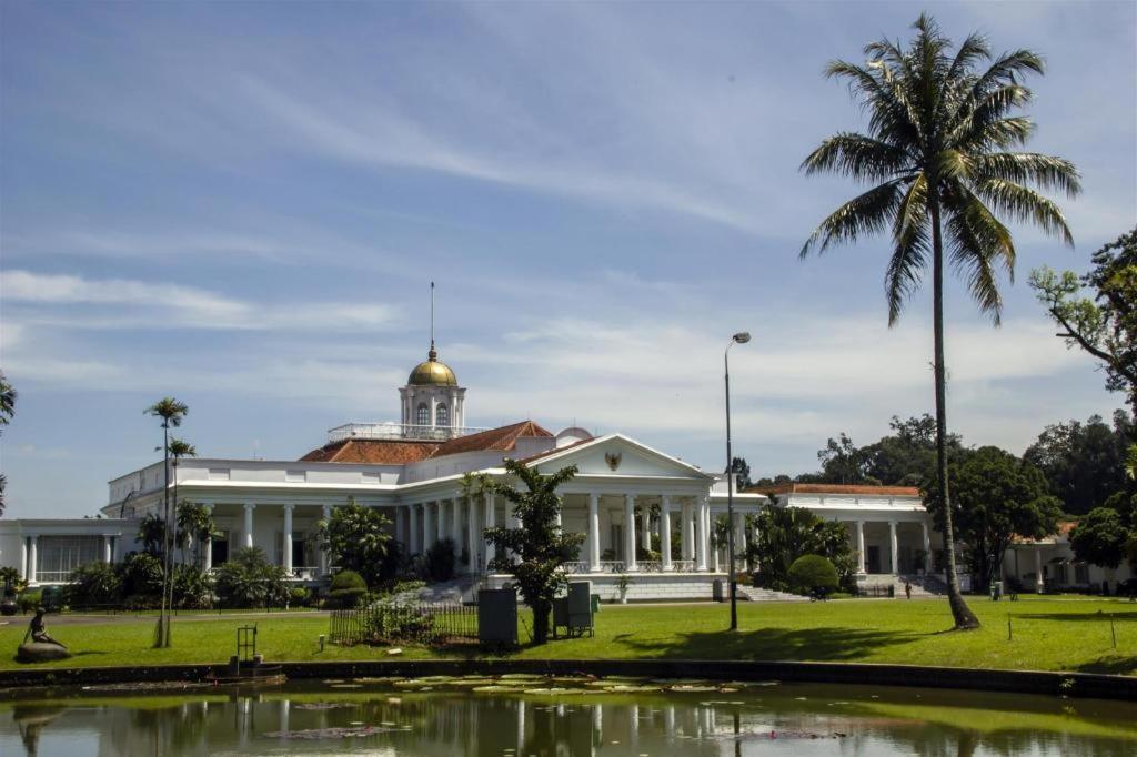 Hotel Aquina House à Bogor Extérieur photo