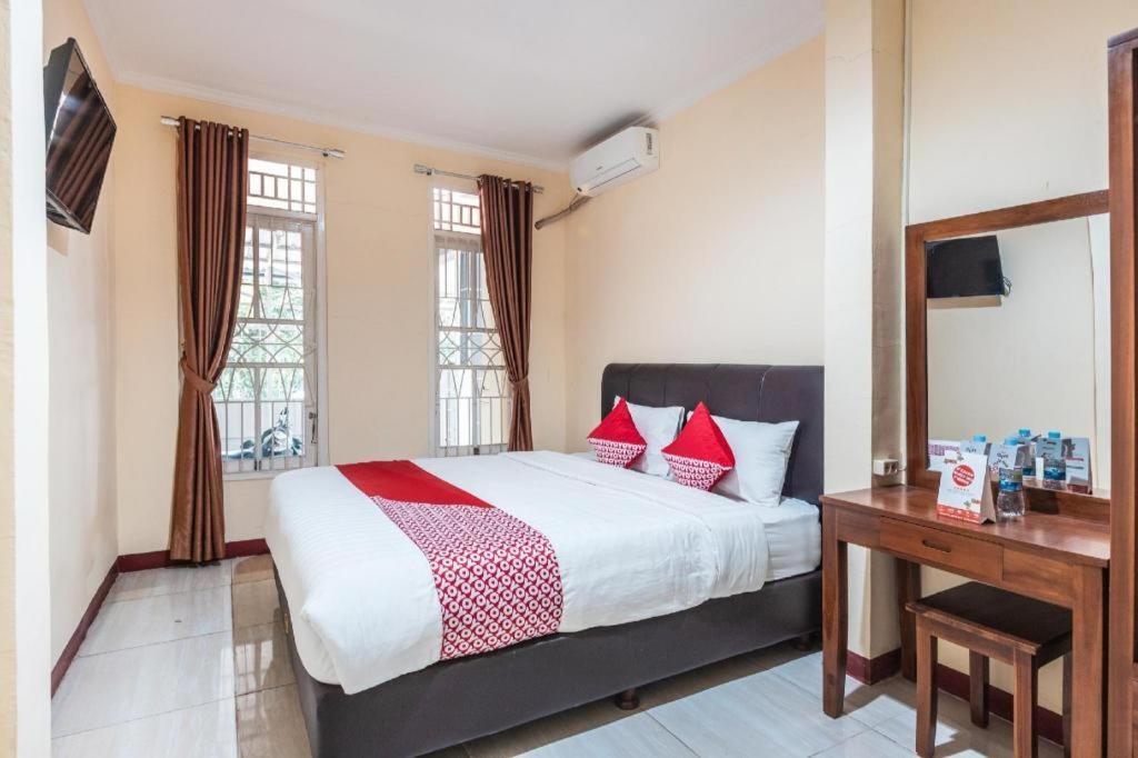 Hotel Aquina House à Bogor Extérieur photo
