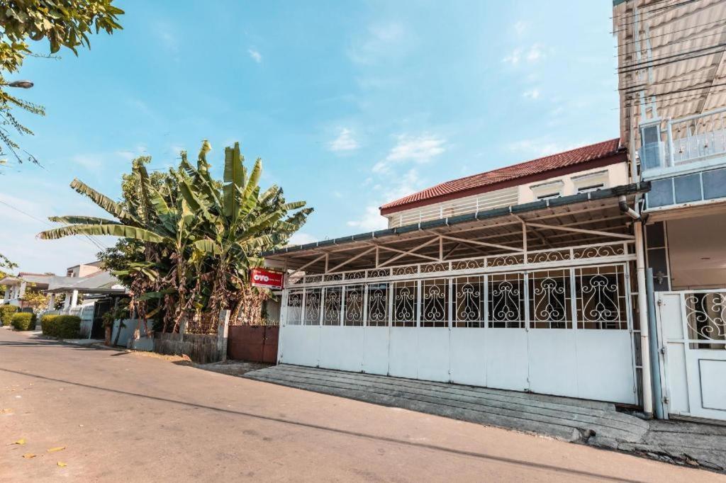 Hotel Aquina House à Bogor Extérieur photo